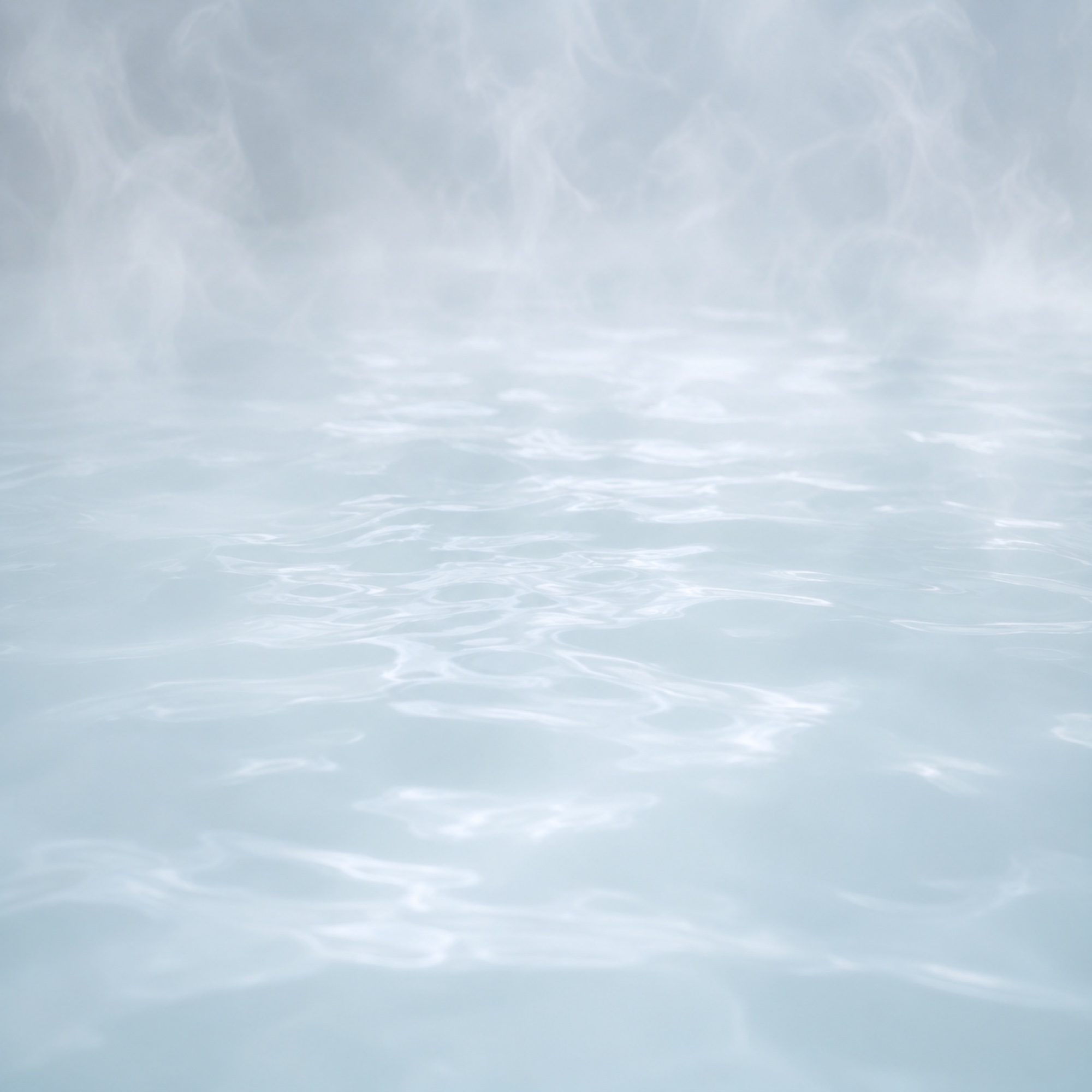 湯面にゆっくり立ちのぼる湯気